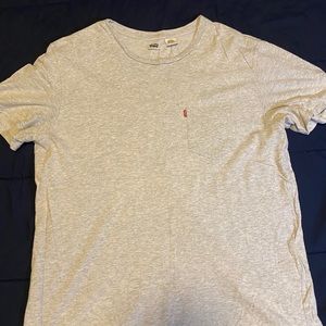 Silver Levis tee